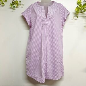 Vineyard Vines performance size medium purple and white stripe cap sleeve dress